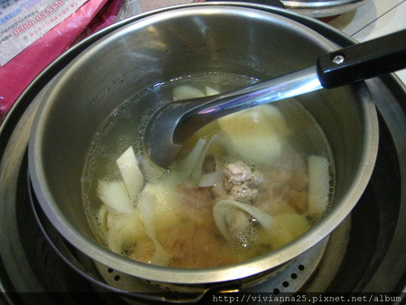 懶人電鍋料理系列-竹筍排骨湯